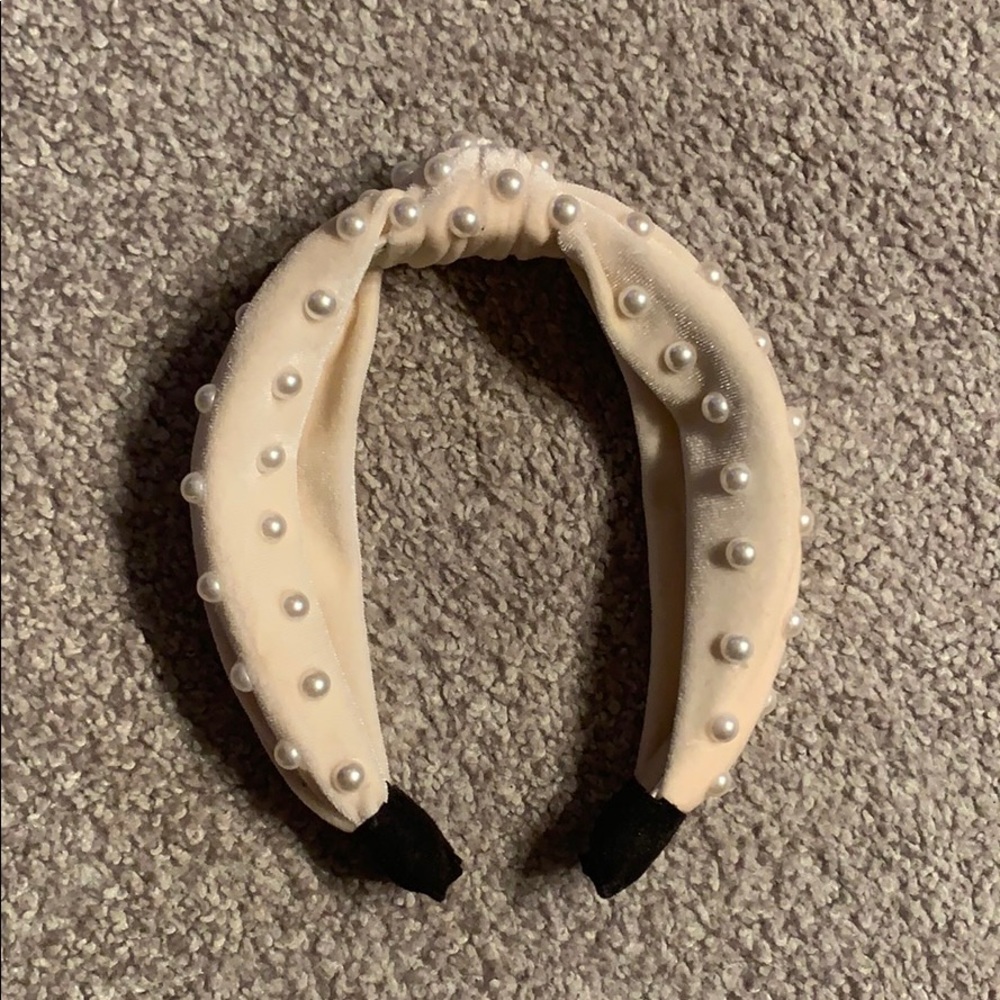 Faux pearly velvet headband